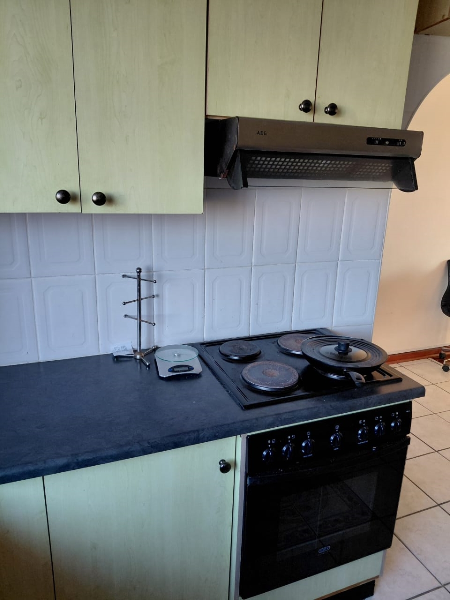 To Let 2 Bedroom Property for Rent in Summerstrand Eastern Cape